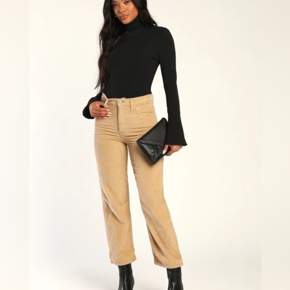 Levi’s Ribcage Corduroy Ankle Pants